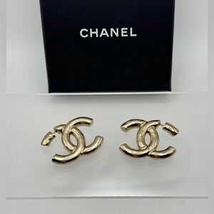 Authentic ✅ Chanel champagne gold runway earrings 2022